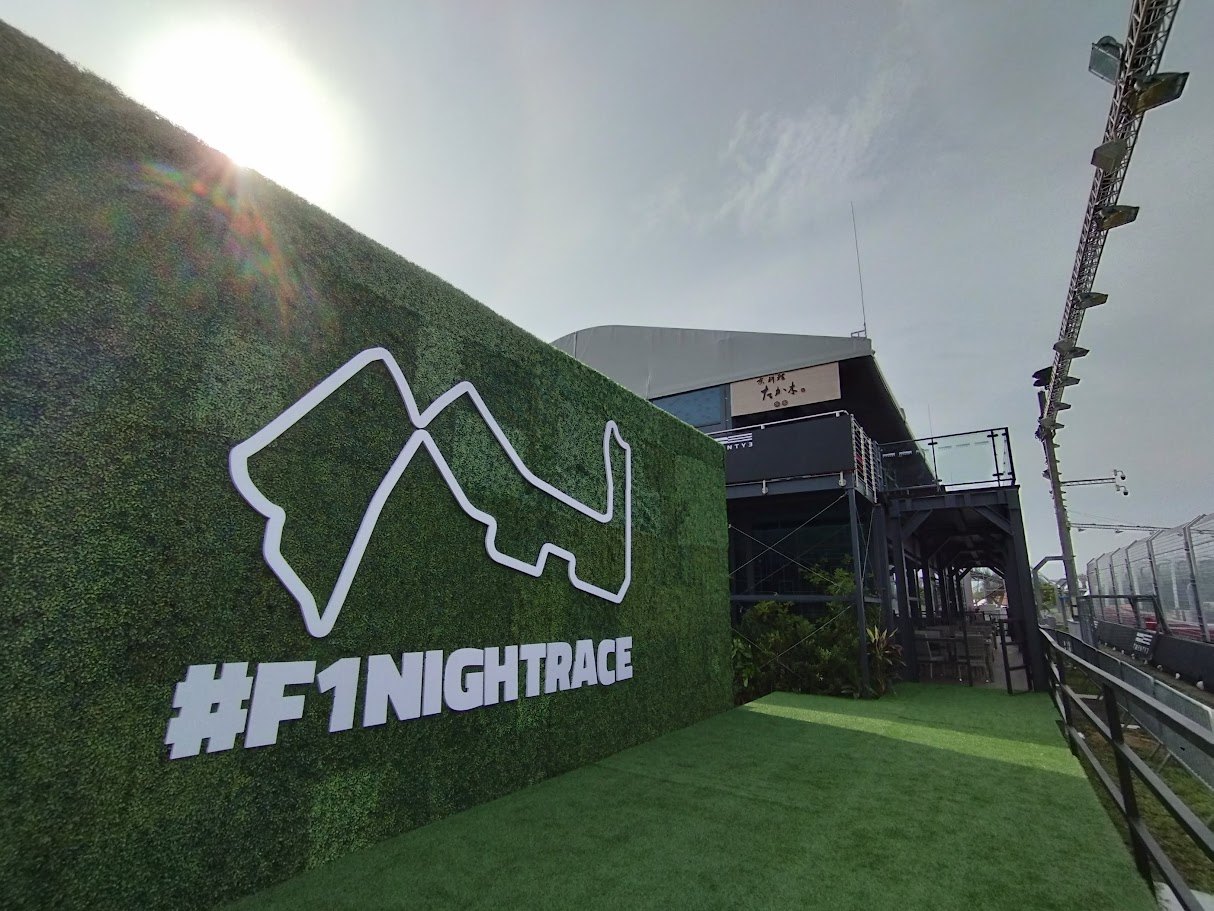 Night race hospitality environment